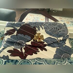 Tory Burch Kira Chevron Printed Chain Wallet Bag